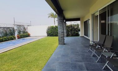 Casa Paraiso Country Club, E. Zapata