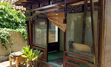 Rumah Etnik Luas Hanya 100 meter dari Perempatan Gedongkuning