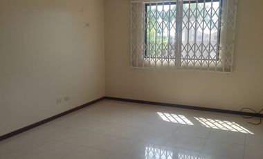 Se alquila casa en ciudad celeste