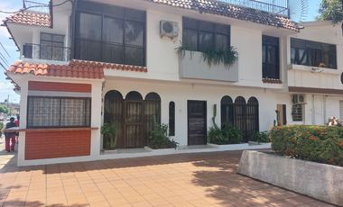 Local u oficina esquinero de alquiler, Sauces 2, Planta Baja, uso comercial