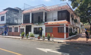 Local u oficina esquinero de alquiler, Sauces 2, Planta Baja, uso comercial