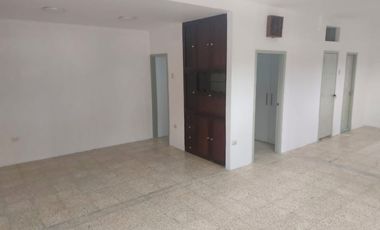 Local u oficina esquinero de alquiler, Sauces 2, Planta Baja, uso comercial