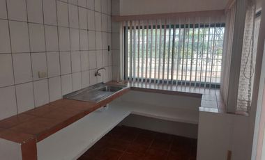 Local u oficina esquinero de alquiler, Sauces 2, Planta Baja, uso comercial