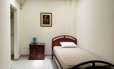 Departamento amoblado de alquiler en Urdesa Central, Planta Baja.