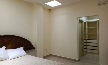 Departamento amoblado de alquiler en Urdesa Central, Planta Baja.