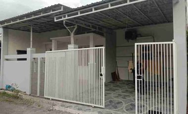 Pinhome 160524 
Dijual cepat !!!
Rumah sudah di renov 2 lantai  di perum riverview dekat pondok Candra waru Sidoarjo 

Lt 110 ( 10 x 11 ) 
Lb 150 M2