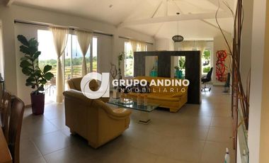 Se vende Parcela en Condominio Castilla Real - Pinchote