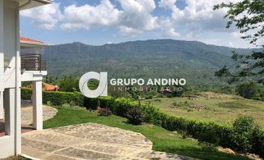 Se vende Parcela en Condominio Castilla Real - Pinchote