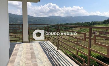 Se vende Parcela en Condominio Castilla Real - Pinchote