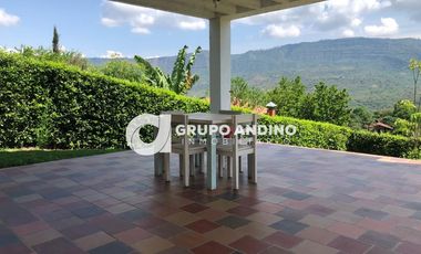 Se vende Parcela en Condominio Castilla Real - Pinchote