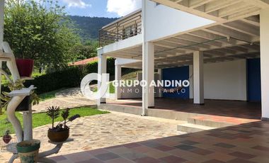 Se vende Parcela en Condominio Castilla Real - Pinchote