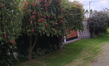 Lote amplio en Urbanizacion con seguridad en Puembo, a dos cuadras Highlands School