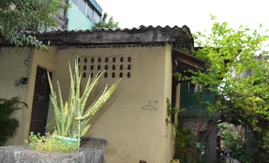 200 sqm Lot with Old house for Sale in Barangay Roxas District, Quezon City