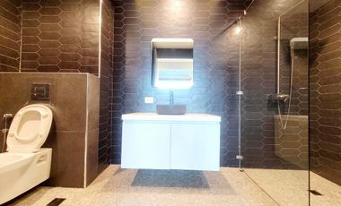 Prestigious Penthouse For Sale : Viridian Hills 5 Bedroom, Own luxury with Balconies, High Ceilings, Pool, and Elevator. Pet-friendly, 4 parking. Act 