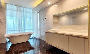 Prestigious Penthouse For Sale : Viridian Hills 5 Bedroom, Own luxury with Balconies, High Ceilings, Pool, and Elevator. Pet-friendly, 4 parking. Act 