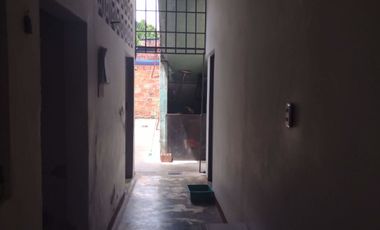 VENDEMOS CASALOTE CON TERRAZA Y LOCALES.