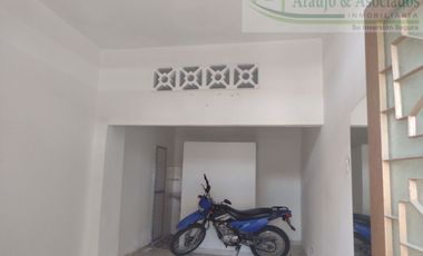 VENDEMOS CASALOTE CON TERRAZA Y LOCALES.