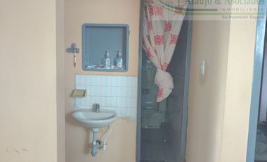 VENDEMOS CASALOTE CON TERRAZA Y LOCALES.