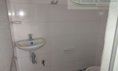 VENDEMOS CASALOTE CON TERRAZA Y LOCALES.