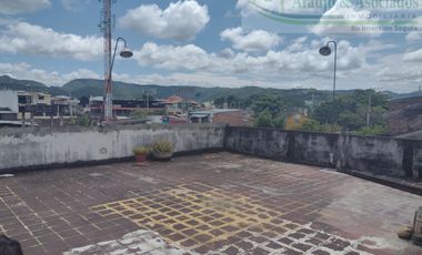 VENDEMOS CASALOTE CON TERRAZA Y LOCALES.
