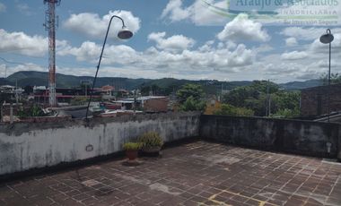 VENDEMOS CASALOTE CON TERRAZA Y LOCALES.