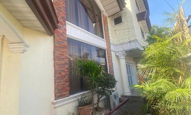 Fully Furnished HOUSE Big rooms with swimming in Royale State Las Pinas