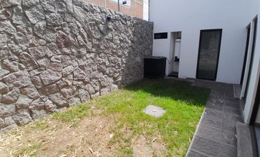 CASA EN VENTA EN CHOLULA  LA CARCAÑA PUEBLA CON AREAS VERDES