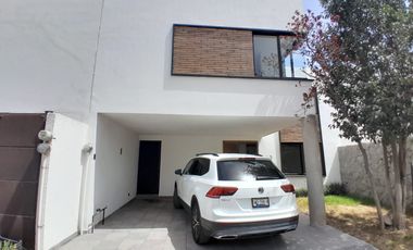 CASA EN VENTA EN CHOLULA  LA CARCAÑA PUEBLA CON AREAS VERDES