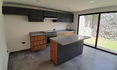 CASA EN VENTA EN CHOLULA  LA CARCAÑA PUEBLA CON AREAS VERDES
