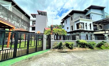 Spacious Five Bedroom House and Lot in Valenzuela near NLEX and Mindanao Avenue and PureGold Paso de Blas. With huge garden space! UH003