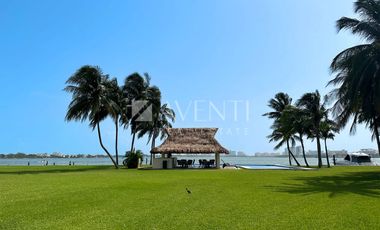 Casa en Venta, Isla Dorada Residencial, Cancún Quintana Roo.