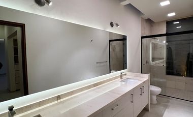 Moderna Casa NUEVA e Inteligente con Alberca y 4 Recámaras!