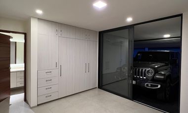 Moderna Casa NUEVA e Inteligente con Alberca y 4 Recámaras!