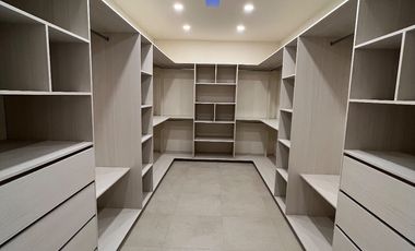 Moderna Casa NUEVA e Inteligente con Alberca y 4 Recámaras!