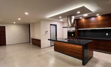Moderna Casa NUEVA e Inteligente con Alberca y 4 Recámaras!