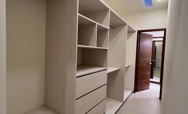 Moderna Casa NUEVA e Inteligente con Alberca y 4 Recámaras!