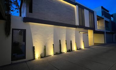 Moderna Casa NUEVA e Inteligente con Alberca y 4 Recámaras!