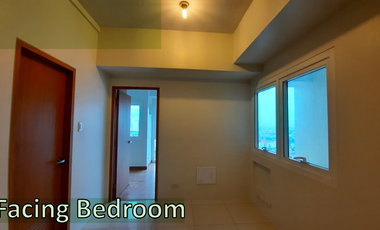 Newly turned over 1 bedroom unit with balcony and parking for sale in BGC