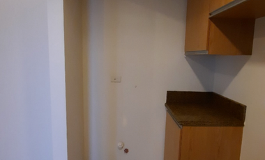 Newly turned over 1 bedroom unit with balcony and parking for sale in BGC