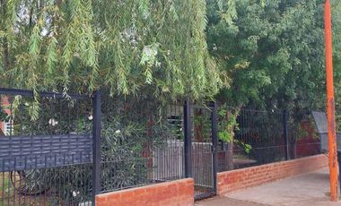 VENDO CASA CON PILETA