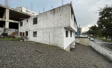 Casa rentera en venta en la Av. Pío Jaramillo