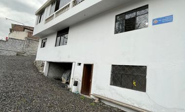 Casa rentera en venta en la Av. Pío Jaramillo