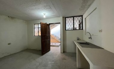 Casa rentera en venta en la Av. Pío Jaramillo