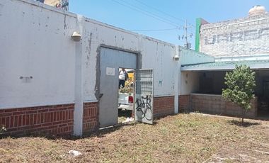 TERRENO EN RENTA EN AVENIDA LOS REYES