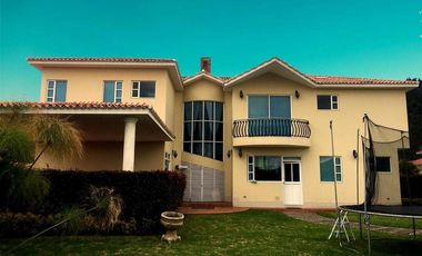 SE VENDE Y PERMUTA HERMOSA CASA CLUB RESIDENCIAL GUARIGUA, CAJICÁ CUNDINAMARCA