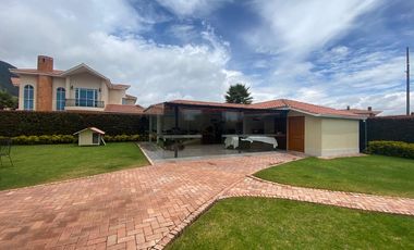 SE VENDE Y PERMUTA HERMOSA CASA CLUB RESIDENCIAL GUARIGUA, CAJICÁ CUNDINAMARCA