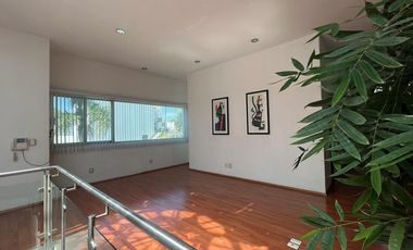 Casa en Renta en Lomas del Tecnologico con cuarto de juegos.
