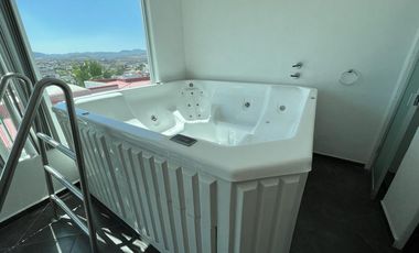 Casa en Renta en Lomas del Tecnologico con cuarto de juegos.
