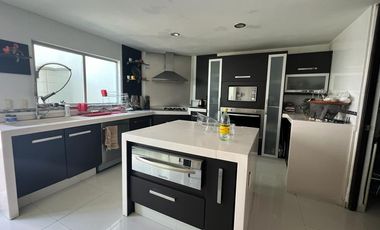 Casa en Renta en Lomas del Tecnologico con cuarto de juegos.