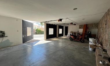 Casa en Renta en Lomas del Tecnologico con cuarto de juegos.